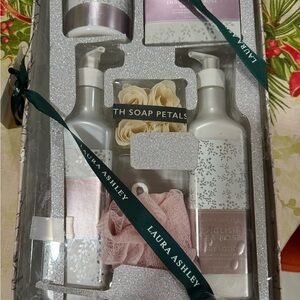 Laura Ashley English Rose Body Wash Set - Silver and Pink